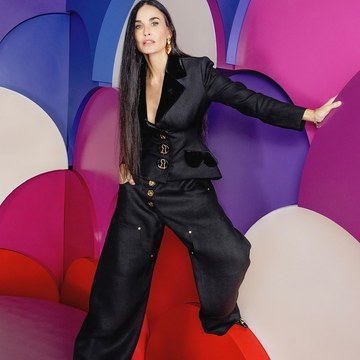 Demi Moore - Magazine and Candid Shoots Collection in demimoore_3489025883552354810.jpg - hidden celebrity photo